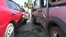 Une voiture et une camionnette sont entrées en collision à Erciş： 3 blessés