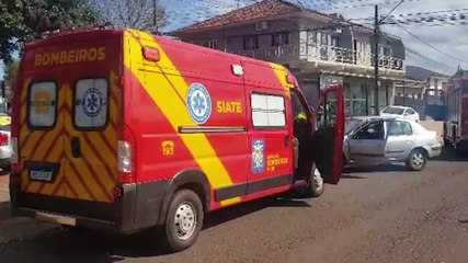 Motorista de aplicativo fica ferido em acidente no Santa Cruz