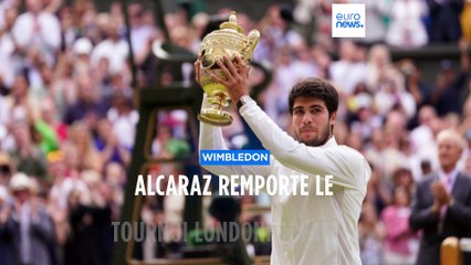 Video herunterladen: Tennis : Carlos Alcaraz remporte son premier Wimbledon en battant Novak Djokovic