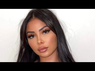 Maeva Ghennam présente sa sublime demi-sœur, les internautes voient double