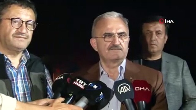 Tarım ve Orman Bakan Yardımcısı Veysel Tiryaki ile İçişleri Bakan Yardımcısı Münir Karaoğlu, yangın bölgesinde açıklamalarda bulundu