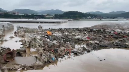 청주, 주택 침수도 심각..."대피소도 옮겨다녀" / YTN