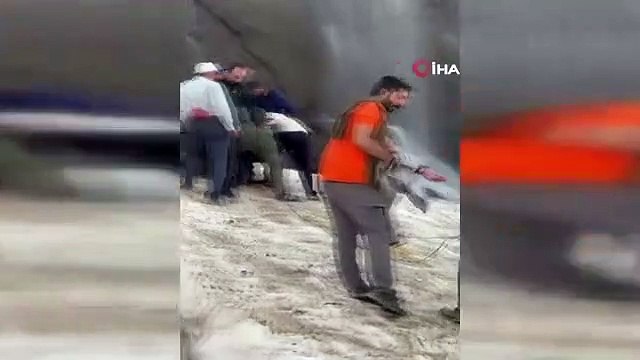 Le moment du sauvetage des alpinistes tombés sur les glaciers du Cilo est filmé à chaque instant
