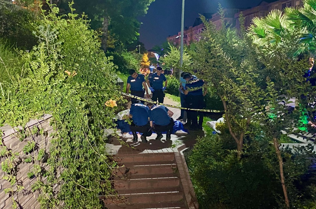 Parkta bir kişi silahla başından vurulmuş halde bulundu