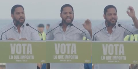 Ignacio Garriga (VOX) se baja del atril y planta cara a los golpistas que pretendían reventarle el mitin