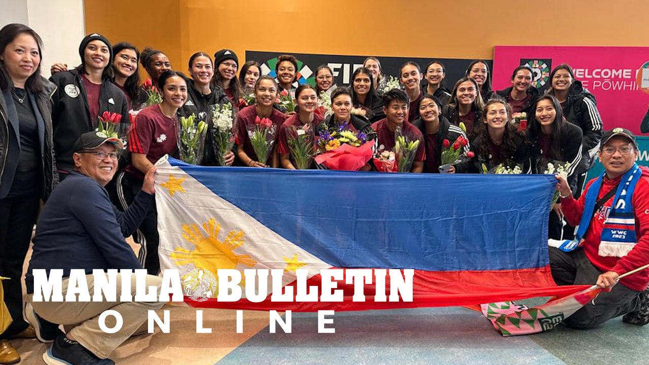 Filipino community serenades the 'Filipinas' as...