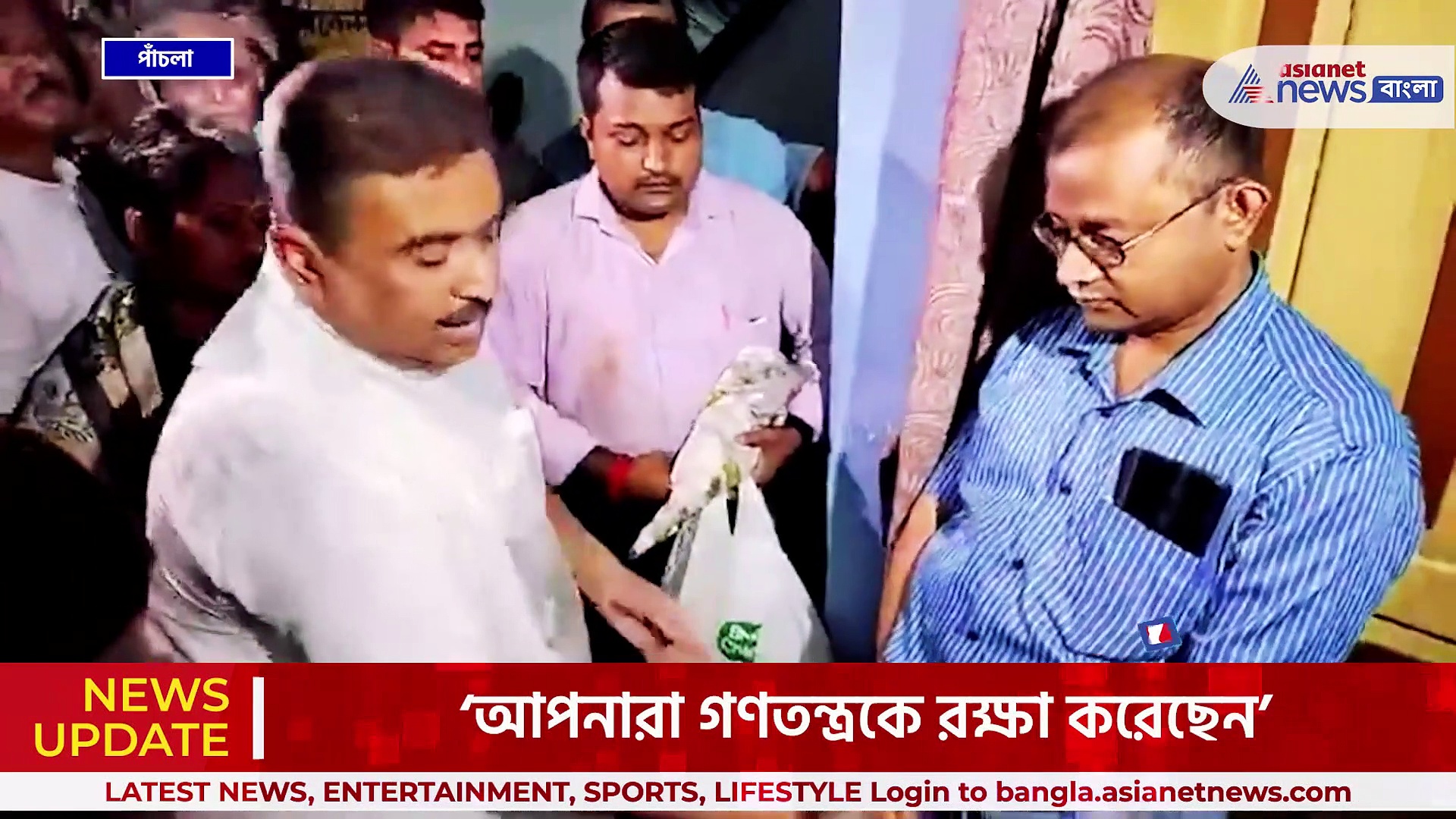 'ভোট লুট করেছে বিডিওরা' কালো গোলাপ ও মিষ্টির প্যাকেট উপহার শুভেন্দুর!