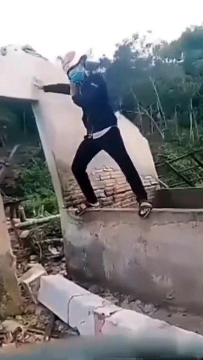 Comedy and funny video video-godownloader.com