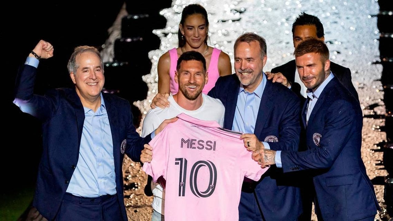 Messi-Mania in Miami: Feuerwerk und begeisterte Fans bei der Vorstellung