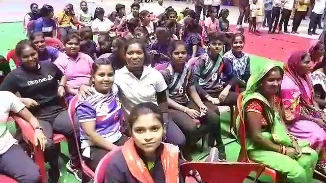 हरेली तिहार के रंग में साराबोर हुआ बहतराई इंडोर स्टेडियम