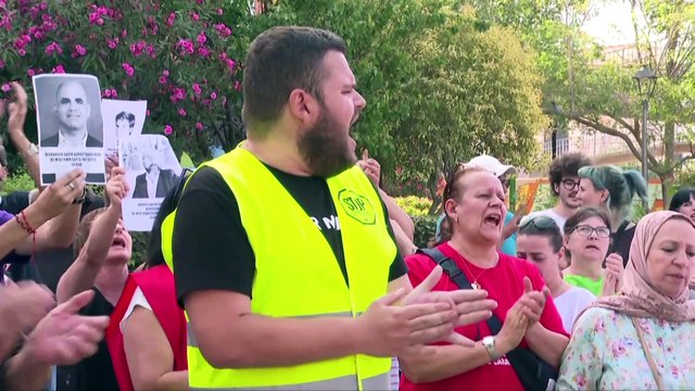 La Policía desahucia a 17 familias del edificio La Dignidad de Móstoles