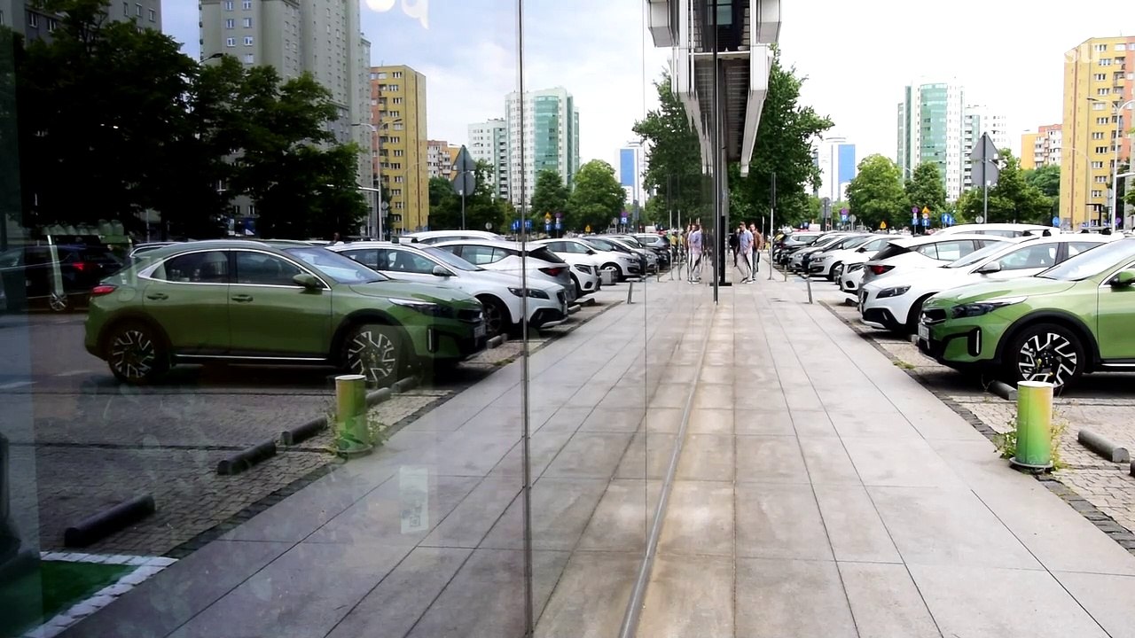 Strefa Biznesu: Praca hybrydowa w dalszym ciągu stanowi wyzwanie, zarówno dla firm, jak i dla pracowników