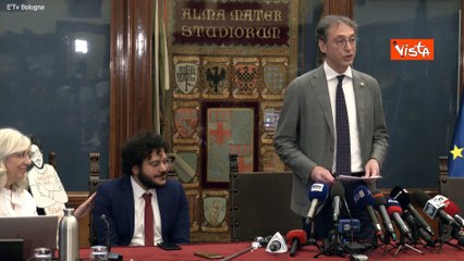 Consegnata la laurea a Patrick Zaki all'Universit? di Bologna