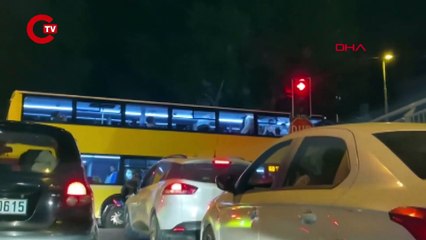 İETT otobüsünde yol boyunca dans ettiler