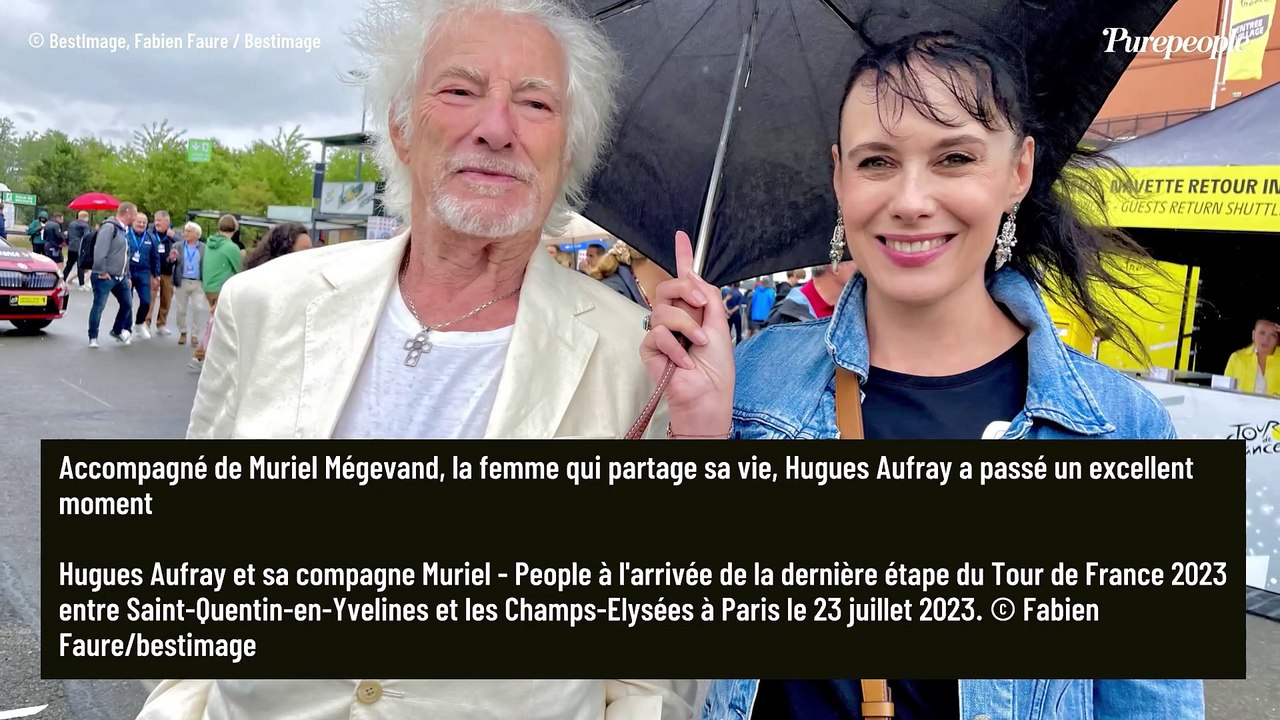 PHOTOS Hugues Aufray, 93 ans et amoureux de sa jeune compagne : le couple s'éclate sur le Tour de France