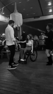 abi / kız kardeş dansı hiç bu kadar güzel ve özel olmamıştı