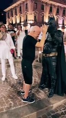 Batman’e hayran olan down sendromlu dostumuz ve onu çok mutlu eden sürpriz ☺