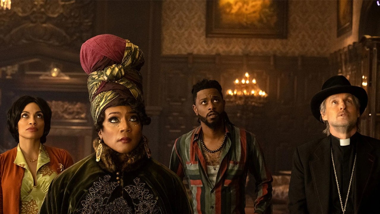Disney Holds 'Haunted Mansion' Premiere at Disneyland With No Actors | THR News