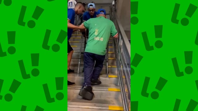 Torcedor do Cruzeiro com deficiência é impedido de usar o elevador do Independência