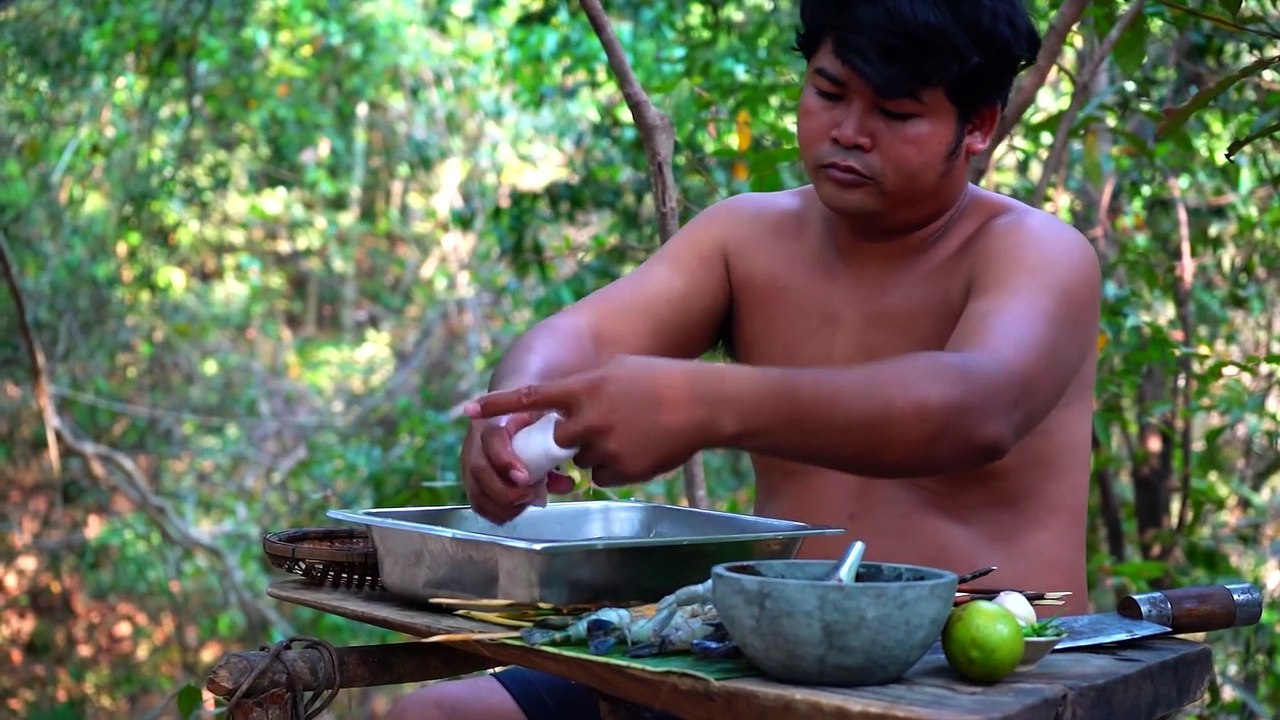 Cooking Squids,Lobsters BBQ Recipe Eating So Spicy & Delicious in Forest - Grilled Spicy Lobsters