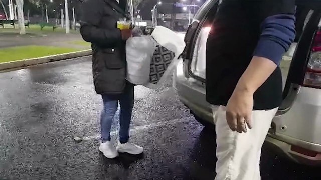 Voluntários distribuem sopa e oração para moradores de rua de Cascavel