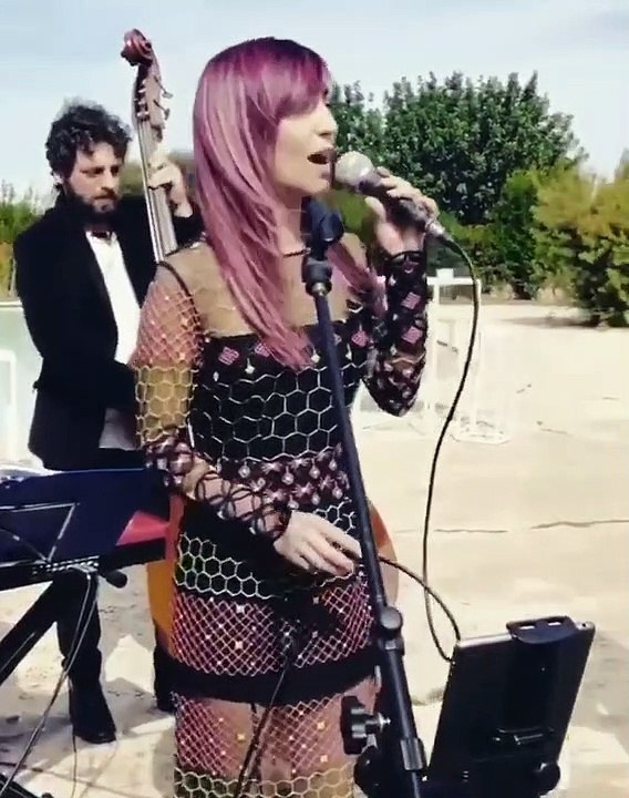 L.O.V.E. - Miriam 5et in a Wedding Day