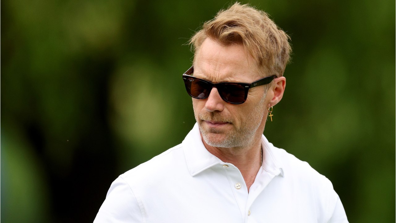 Ronan Keating hit with tragic news about his fa...