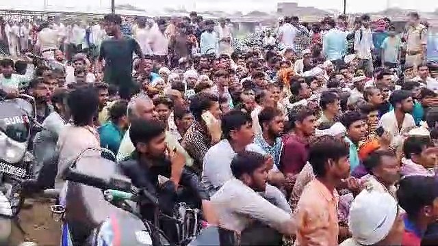 यूरिया के लिए धक्के खा रहा अन्नदाता, प्रशासन की व्यवस्था फेल, लौटे किसान