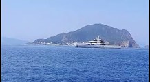 Alle Eolie avanza l’esercito dei vip e dei mega yacht