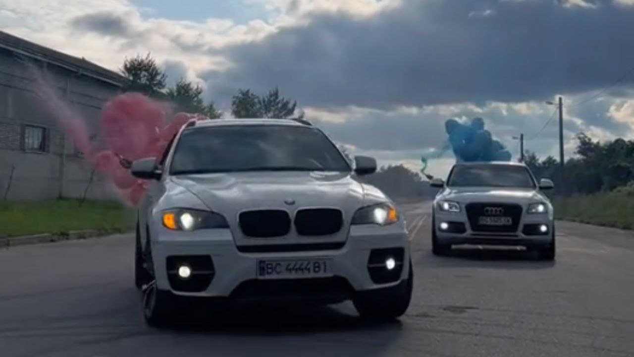 'That's exciting!' - Parents-to-be host an amazing gender reveal with cars