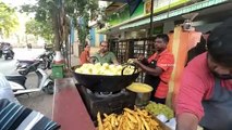 Crazy Rush Four Biggest Vadapav In Mumbai | Indian Street Food