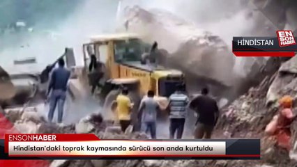 Hindistan’daki toprak kaymasında sürücü son anda kurtuldu