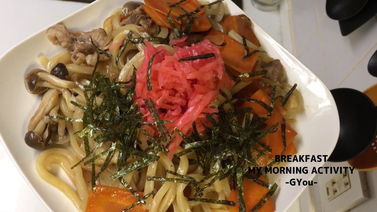 加ト吉の冷凍うどんで「やきうどん」岩下の紅しょうが添えです！！