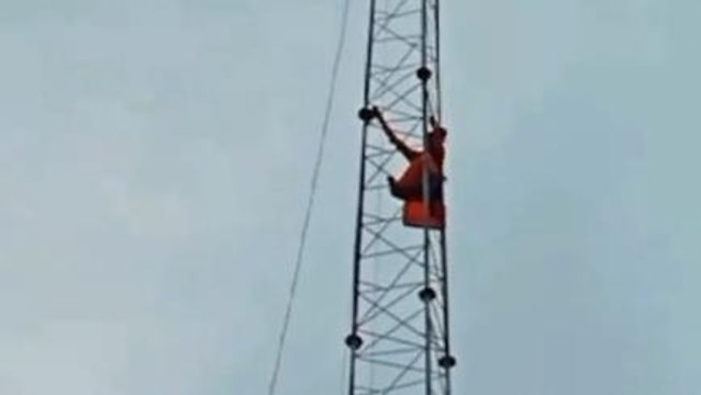 शिवपुरी: प्रेम प्रसंग के चलते आत्महत्या करने की कोशिश में टावर पर चढ़ी शादीशुदा युवती