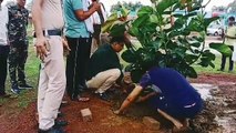 थाना का निरीक्षण करने पहुंचे पुलिस अधीक्षक ने किया पौधरोपण
