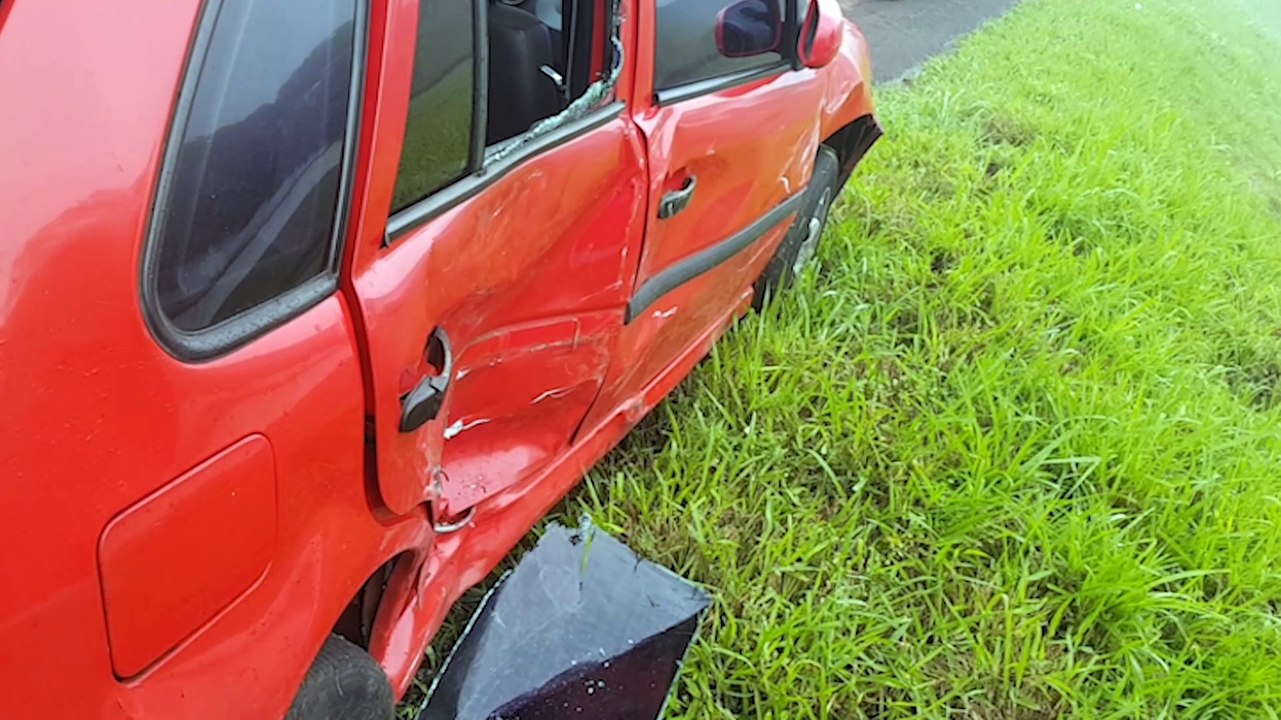 Colisão entre três veículos é registrada na rodovia PRc-467