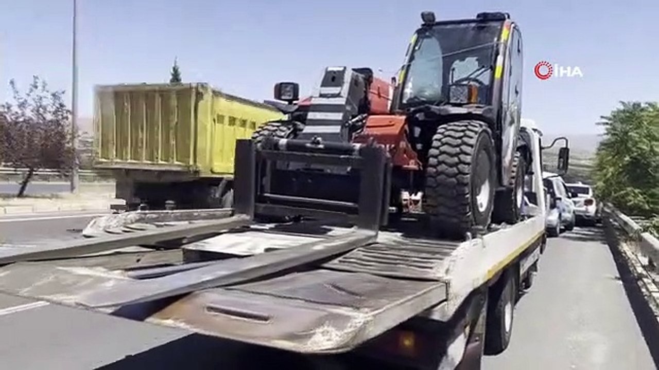 La voiture qui a heurté la dépanneuse a été mise au rebut ： 1 blessé