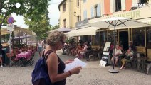 Caldo in Francia, Provenza: chi puo' si rinfresca nei bar