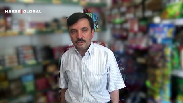 Hayırsever bir iş insanı 'Ödemekte zorluk çeken var mı?' diye sorup bakkalın veresiye defterindeki binlerce liralık borcu kapattı