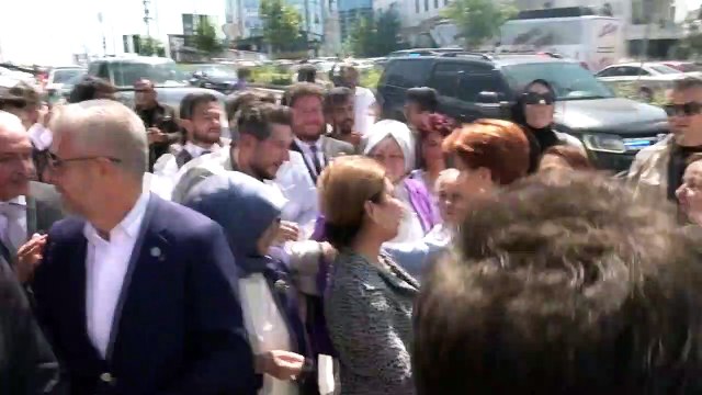 Akşener'den doğum gününü meşale yakarak kutlayan partililere bomba tepki: Saçımızı başımızı yakmaya kararlısınız