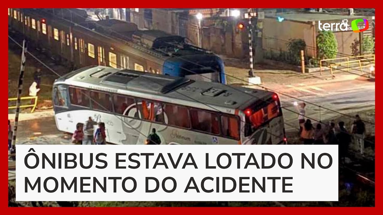 Veja o momento em que trem da Supervia e ônibus colidem no Rio de Janeiro