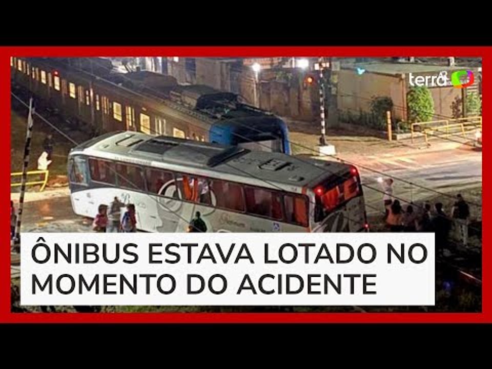 Veja o momento em que trem da Supervia e ônibus colidem no Rio de Janeiro