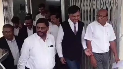 खंडवा: लोक गायिका नेहा राठौर के खिलाफ वकीलों ने खोला मोर्चा,FIR की मांग