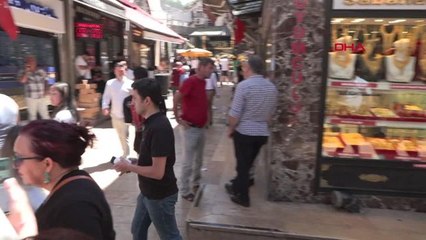 Kapalıçarşı'da Euro ve Dolar Rekor Kırınca Hareketlilik Yaşandı