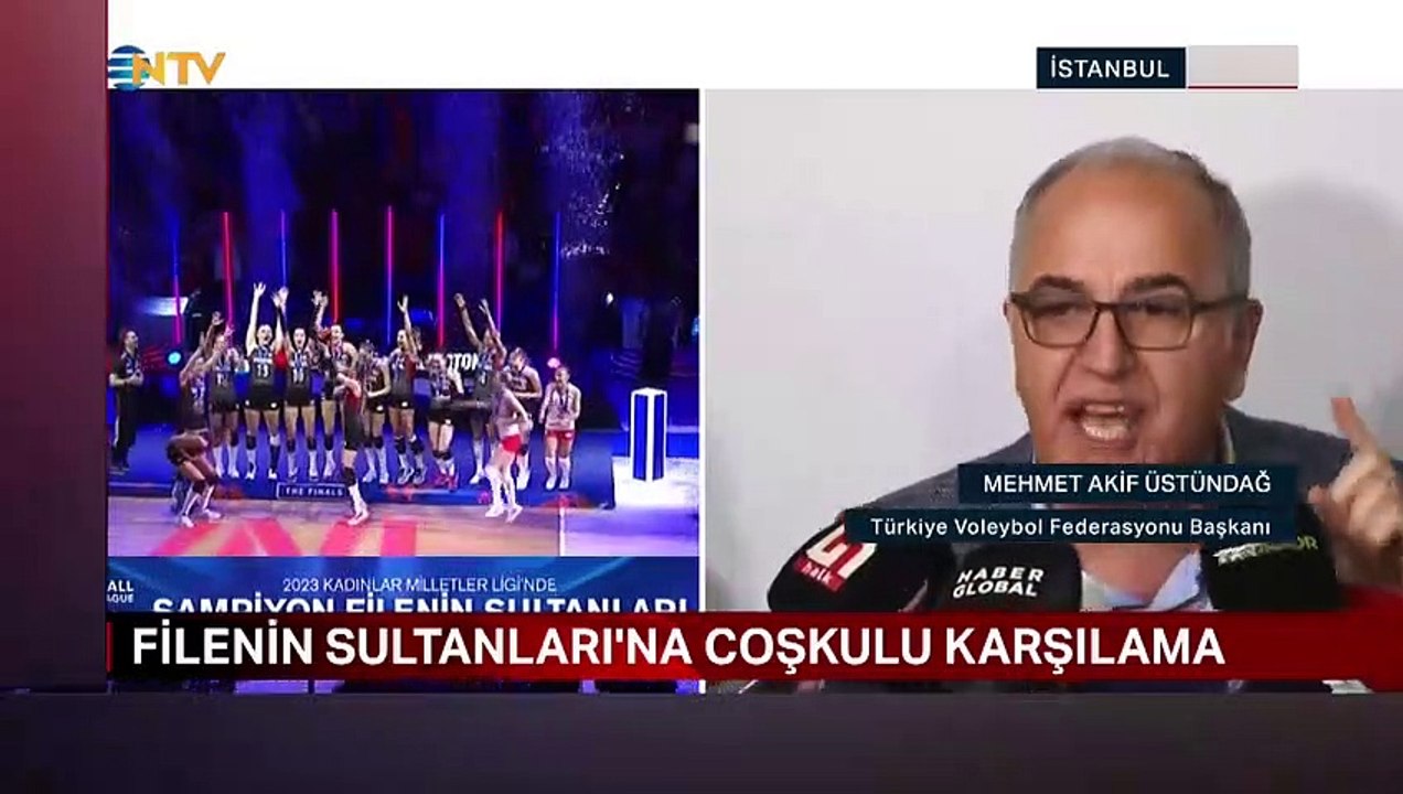 Ils sont de retour à la maison ! Accueil enthousiaste à l'équipe nationale féminine de volley-ball A qui a marqué l'histoire