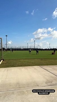 Sergio Kun Agüero posteó en sus historias los entrenamientos de Messi y Busquets