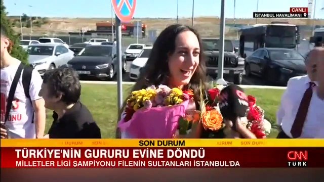 Dünya şampiyonu Filenin Sultanları yurda döndü