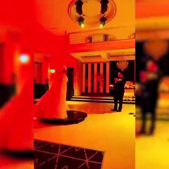 Gelin düğününde direk dansı yaptı