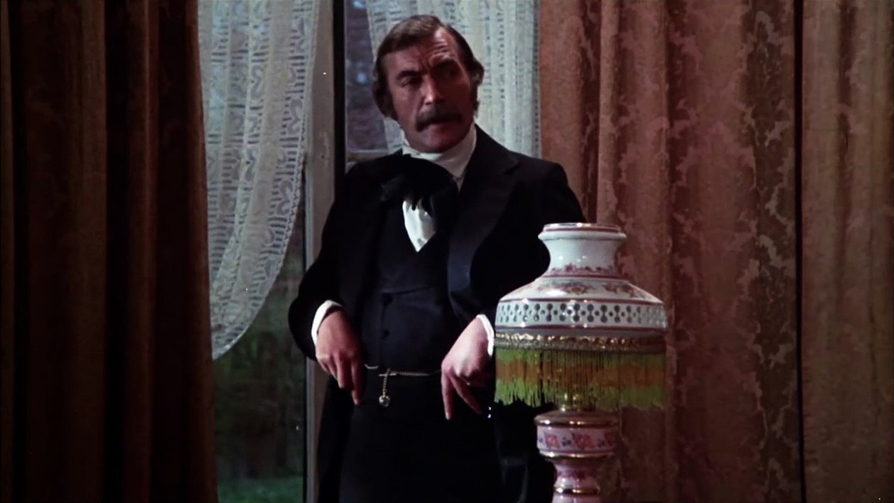 Dracula et ses Femmes Vampires Bande-annonce (EN)