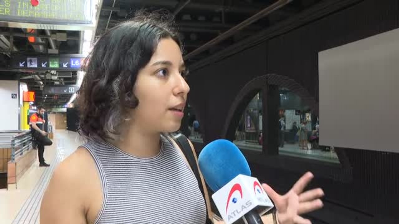 Las estaciones de metro se convierten en agobiantes saunas durante la ola de calor